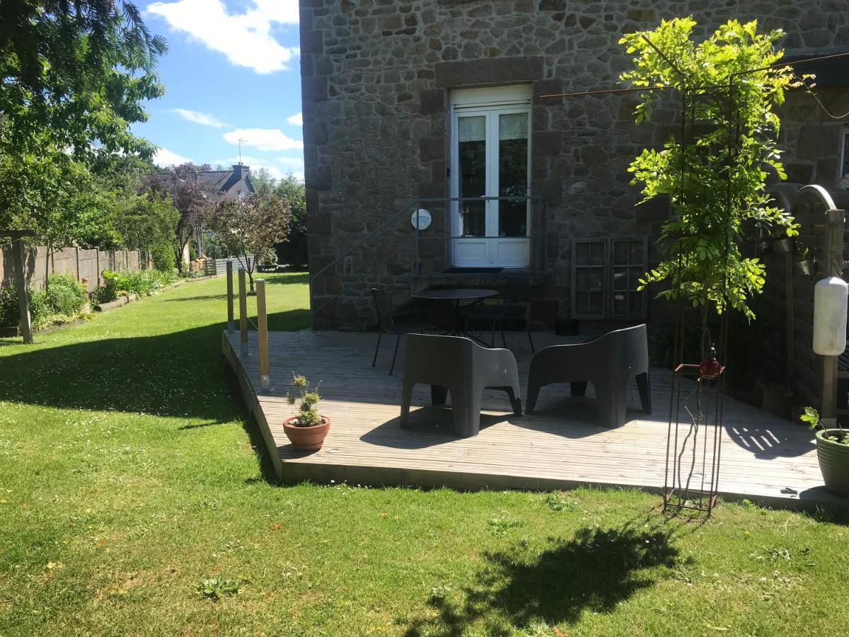 Bed and Breakfast La Jackal Ploubezre Exterior foto